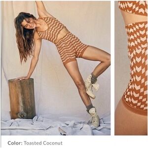Free People Toasted Coconut Activewear Set 🍑